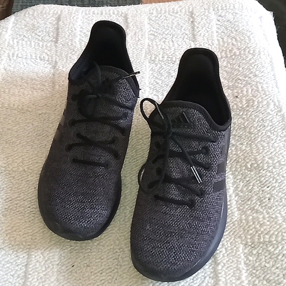 Adidas Cloud foam sneakers, womens Size 6, pre loved, great condition - Picture 2 of 7